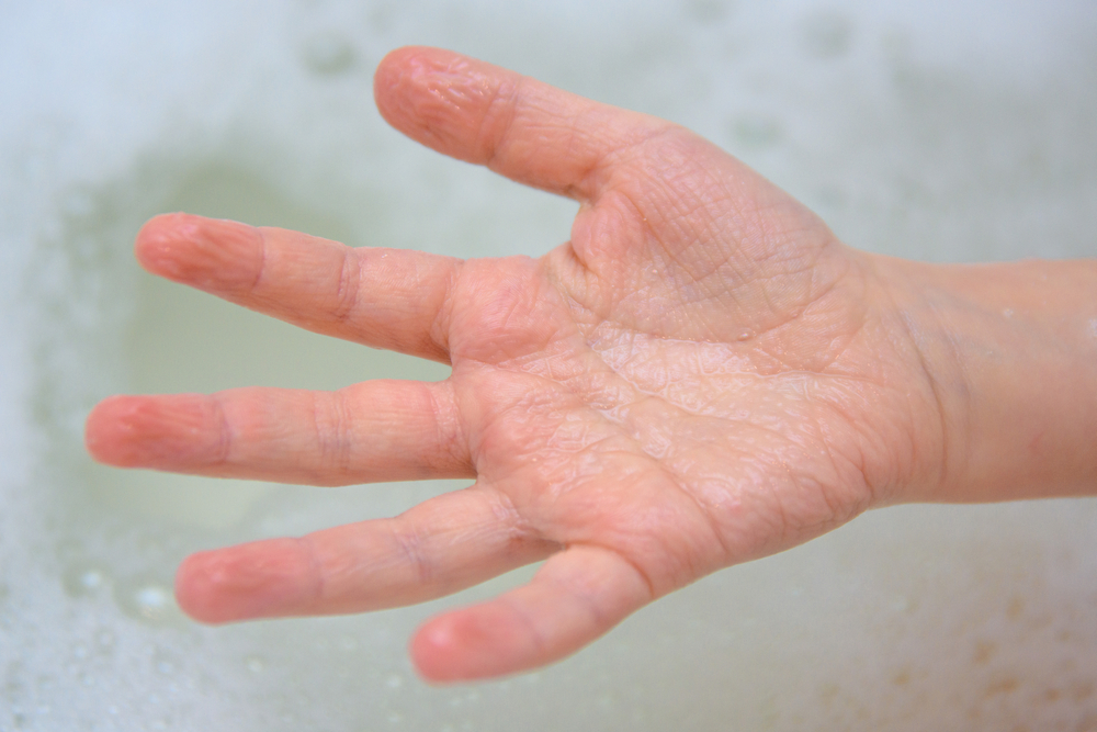 Du har trodd feil hele livet: Derfor blir fingrene skrukkete i vann