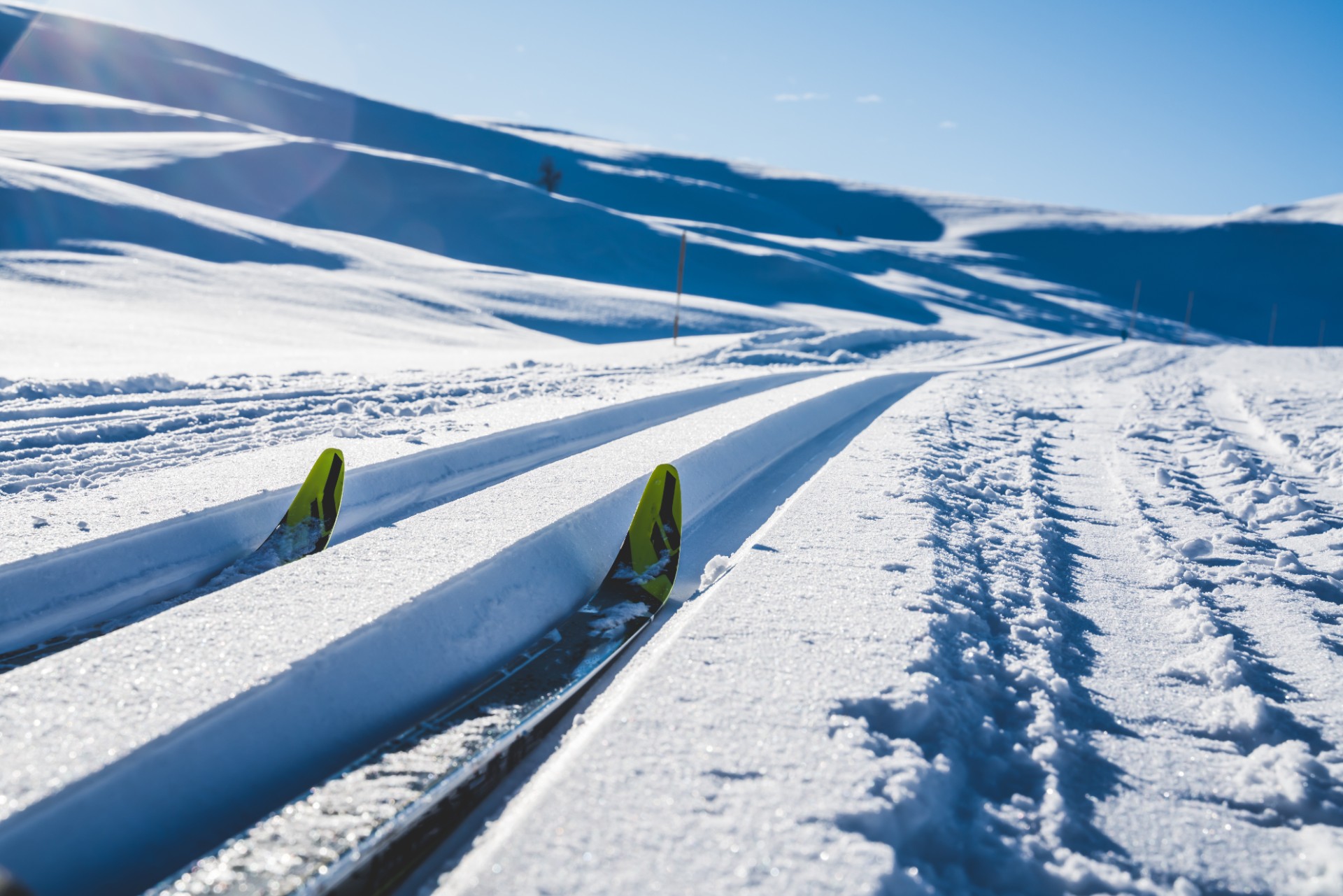 Fra sommervarme til snø: Melder gult farevarsel