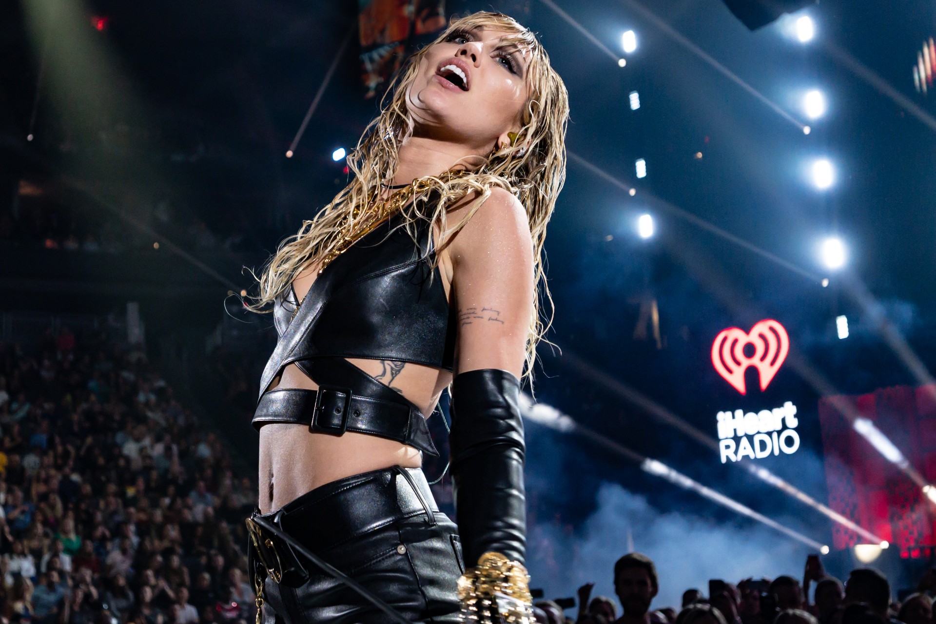Miley Cyrus skylder på mamma