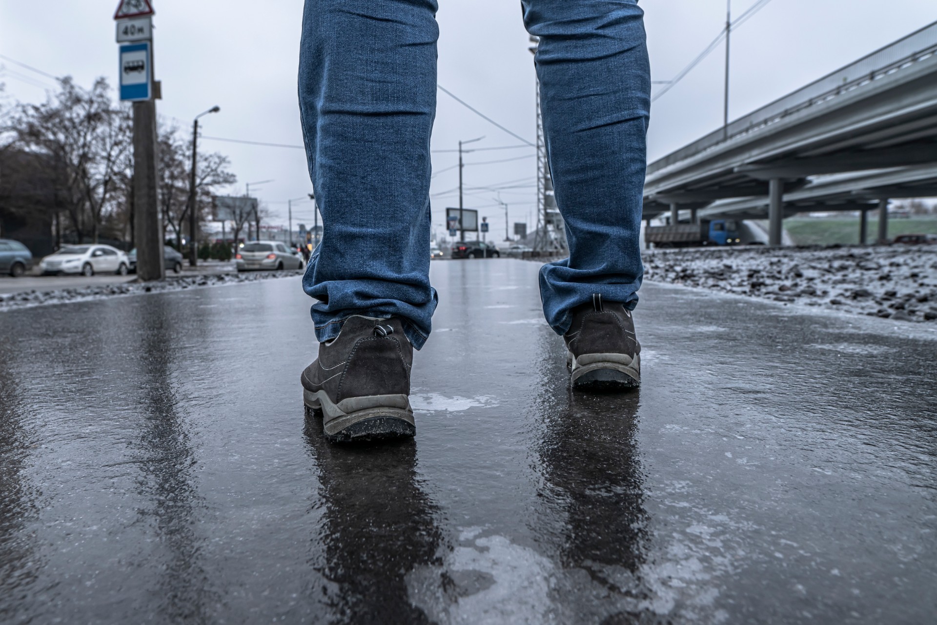 Isglatt i byen: Så mange har gått på trynet