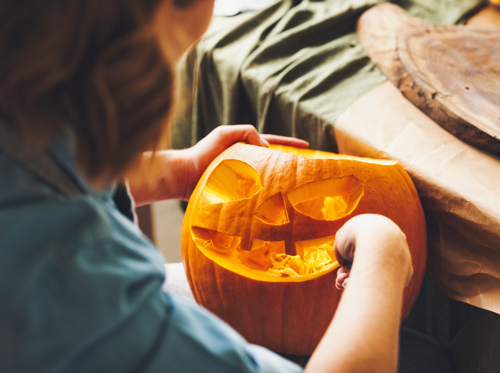 Halloween-mysterium: Mor mottok penger fra ukjent avsender