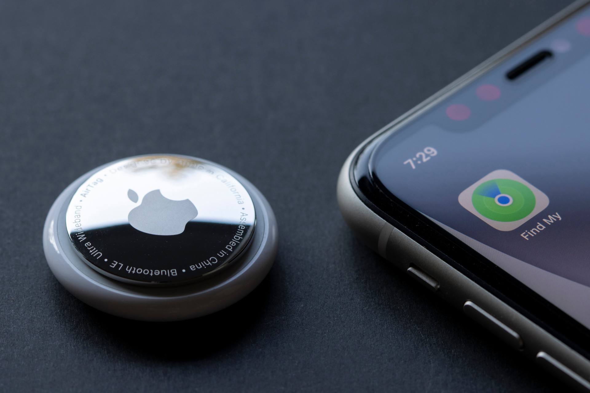 Sikkerhetshull hos Apple utnyttes av hackere: Kan spore alle dine Bluetooth-enheter
