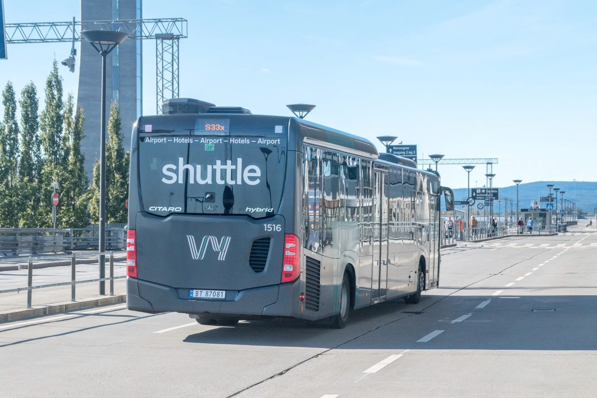 Slåsskamp på Gardermoen-buss: Flere skadet
