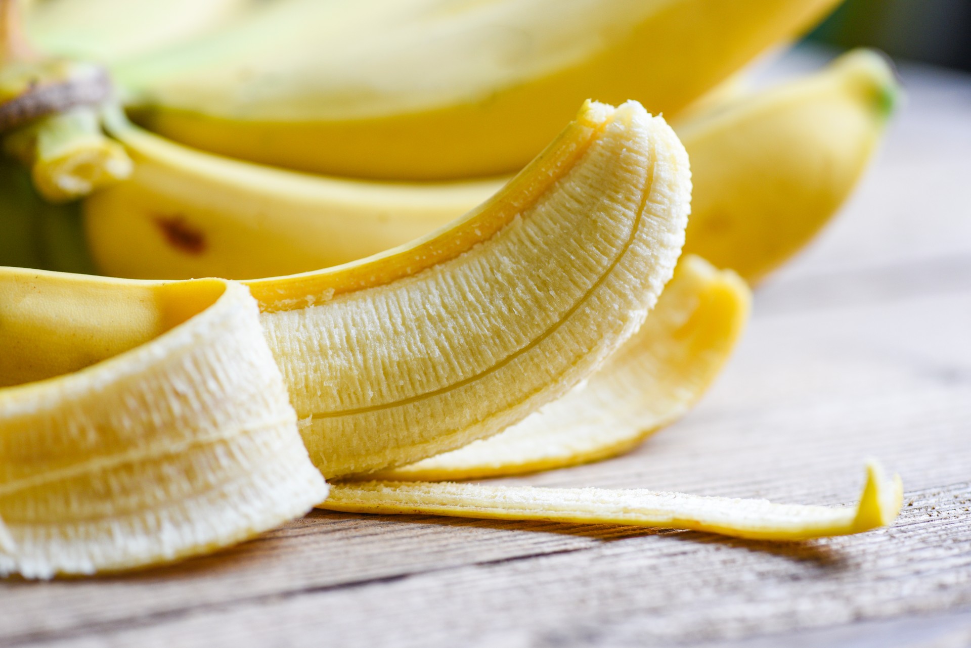 Mange tenker ikke på det: Husk dette når du legger en banan eller et eple i matpakken