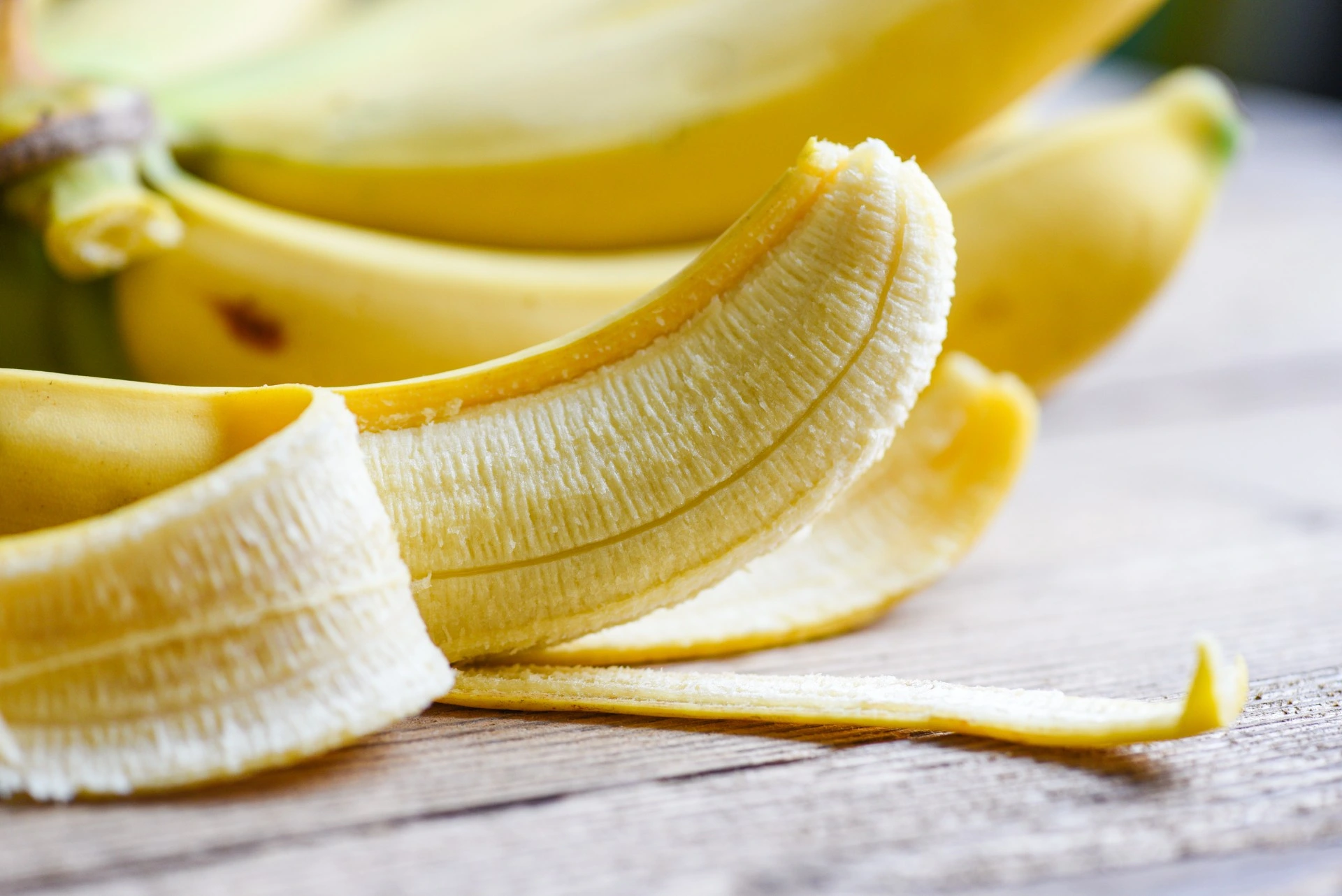 Mange tenker ikke på det: Husk dette når du legger en banan eller et eple i matpakken