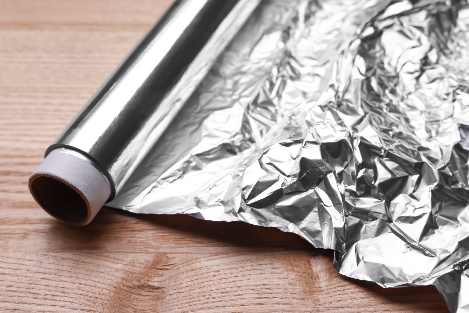 Er det forskjell på den blanke og matte siden av aluminiumsfolien? Ja, og det er viktig å kjenne forskjellen