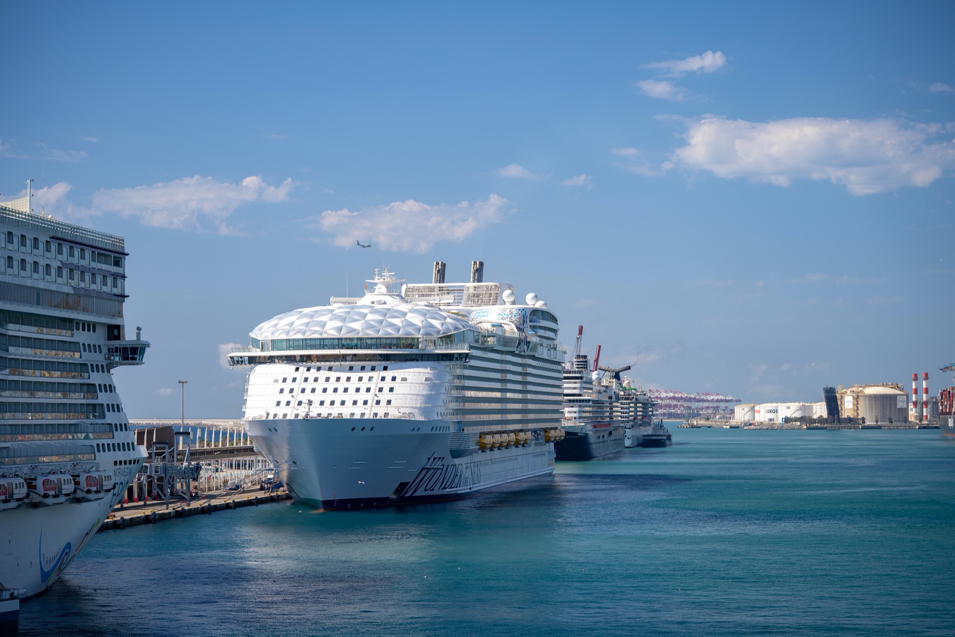 Tenåring falt til døden fra verdens største cruiseskip