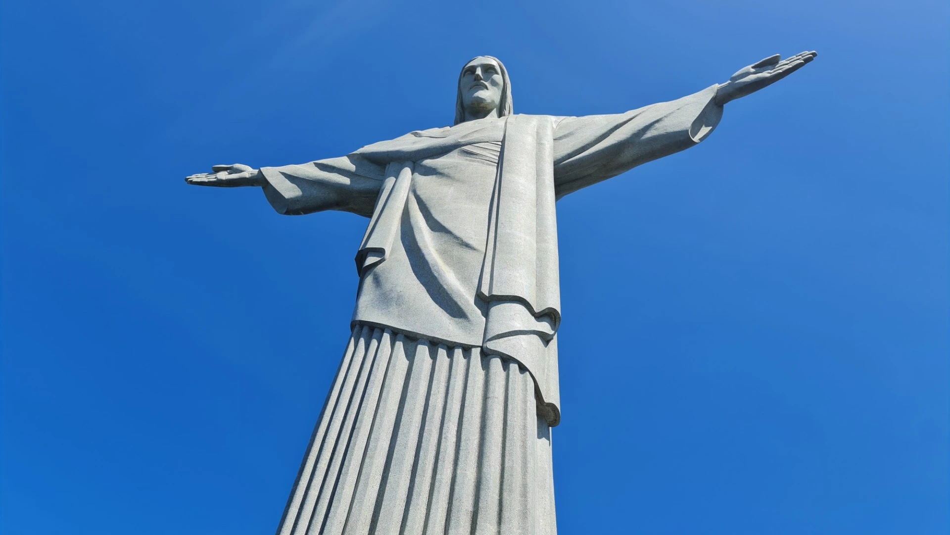 Brasil slukker ikonisk statue for Vinicius etter rasisme