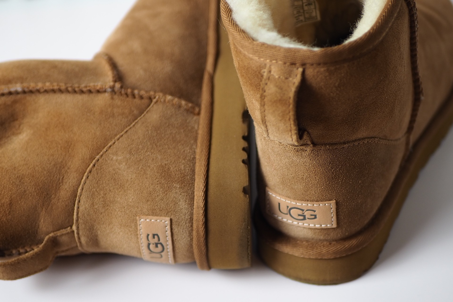 Kvinne avslører utrolig triks: Slik blir de populære UGG-vinterskoene som nye igjen