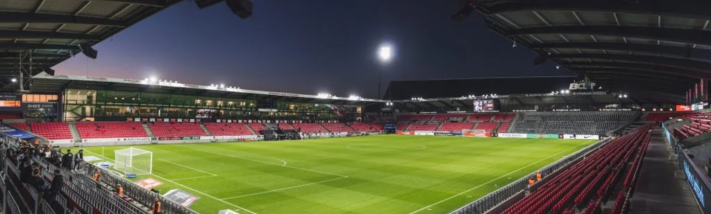 Rystende: Barnefamilier angrepet med stein