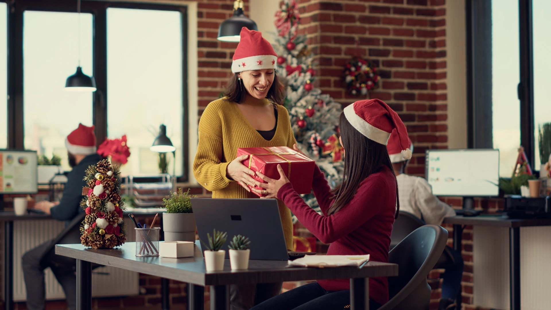 Stort firma med oppsiktsvekkende beskjed til de ansatte: Ikke si god jul!