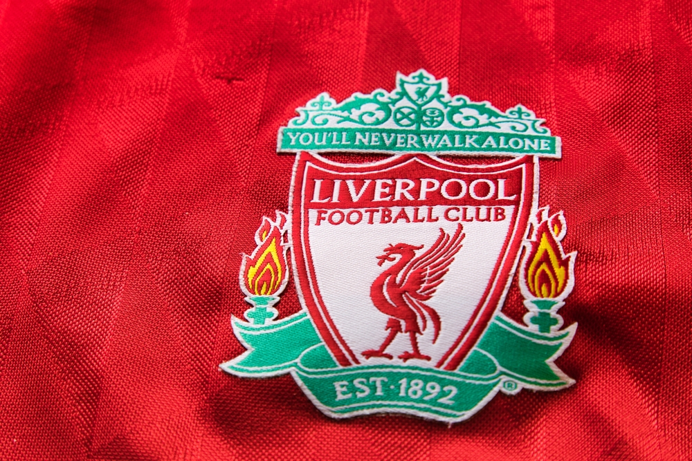 Fotballverdenen i sorg: Liverpool-stjerne død i tragisk bilulykke