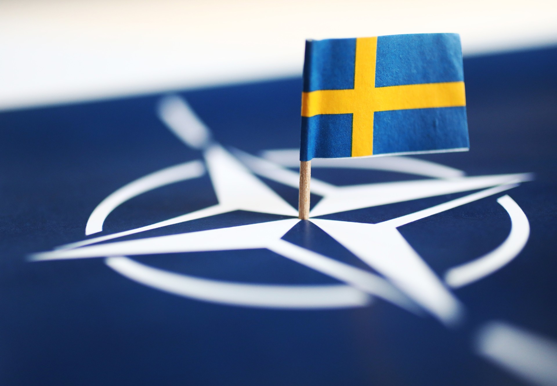 Sverige blir med i NATO – men avviser baser og atomvåpen