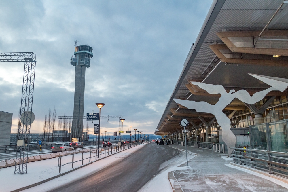 Stenger: Nå kan du ikke lenger vente her på Gardermoen