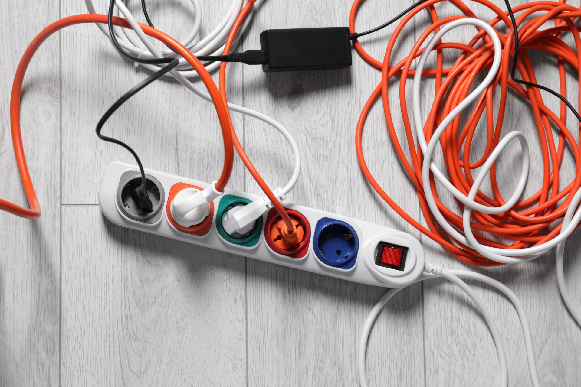 Elektriker advarer: Disse apparatene må du aldri koble til en skjøteledning