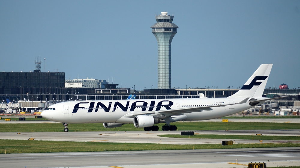 Hundrevis av fly er kansellert: ber reisende booke om flyet sitt