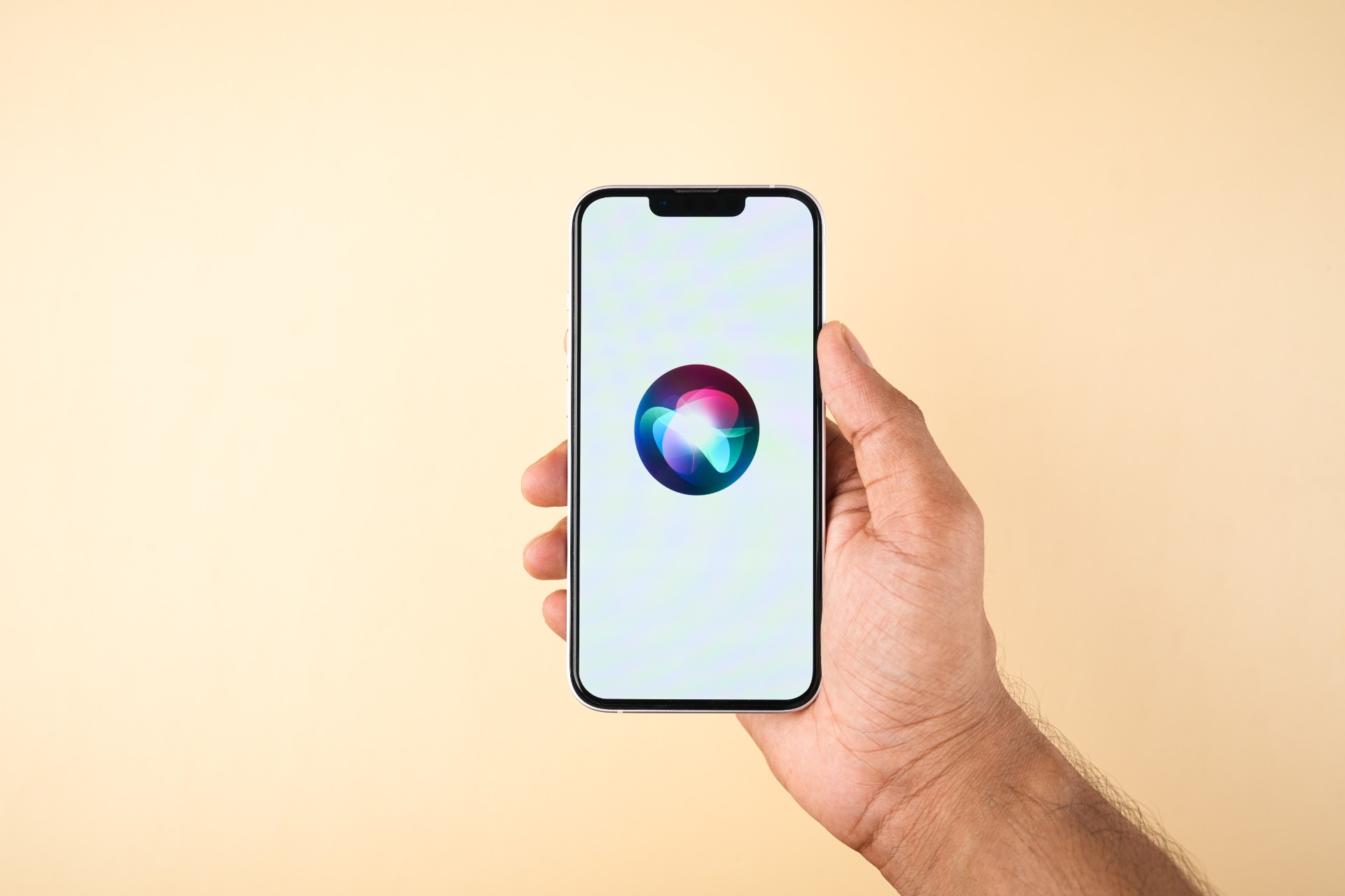 Siri lyttet med: Apple saksøkt for opptak av millioner av samtaler