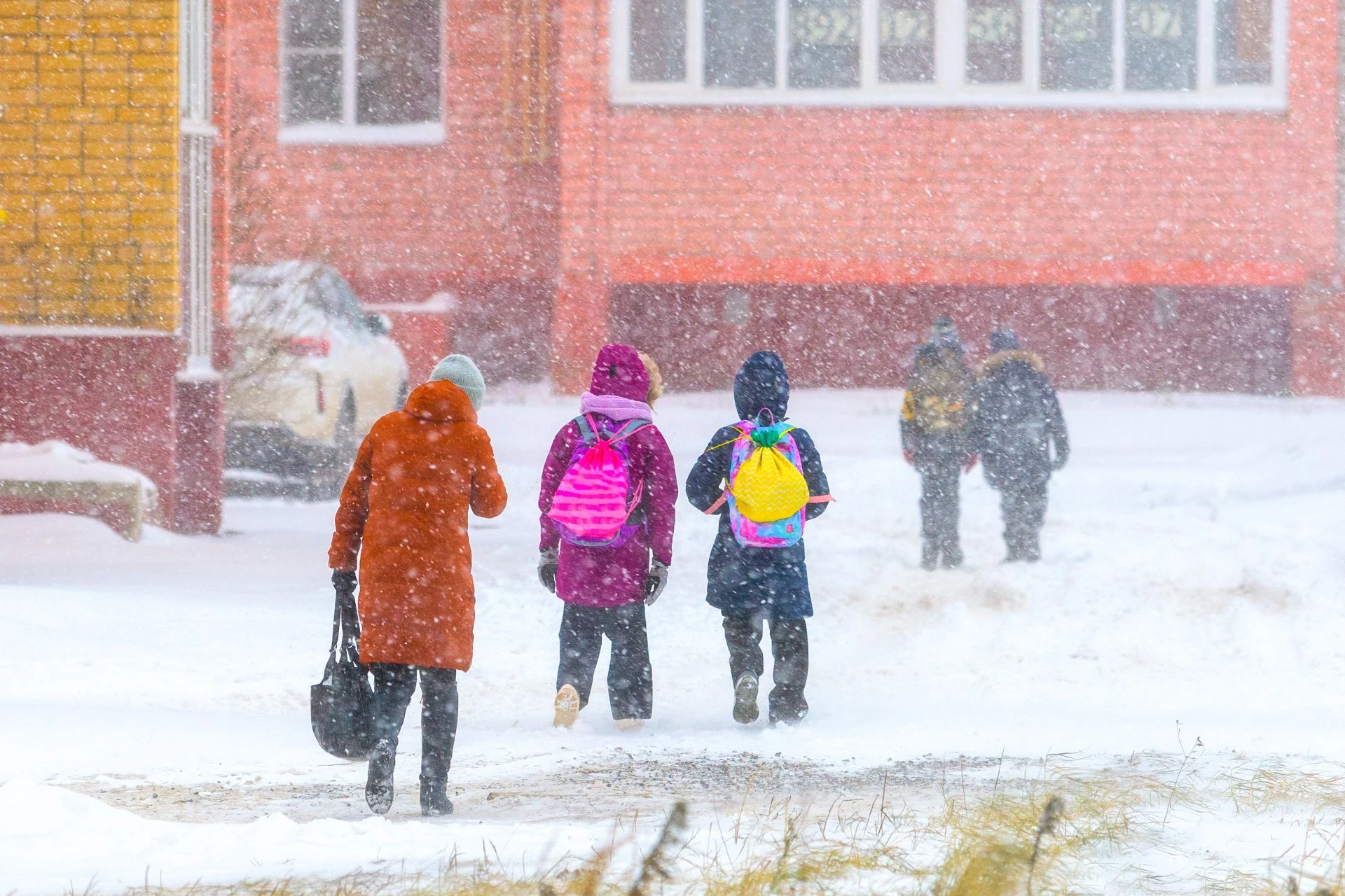 &laquo;Her er det for kaldt! Kom og hent barna&raquo;