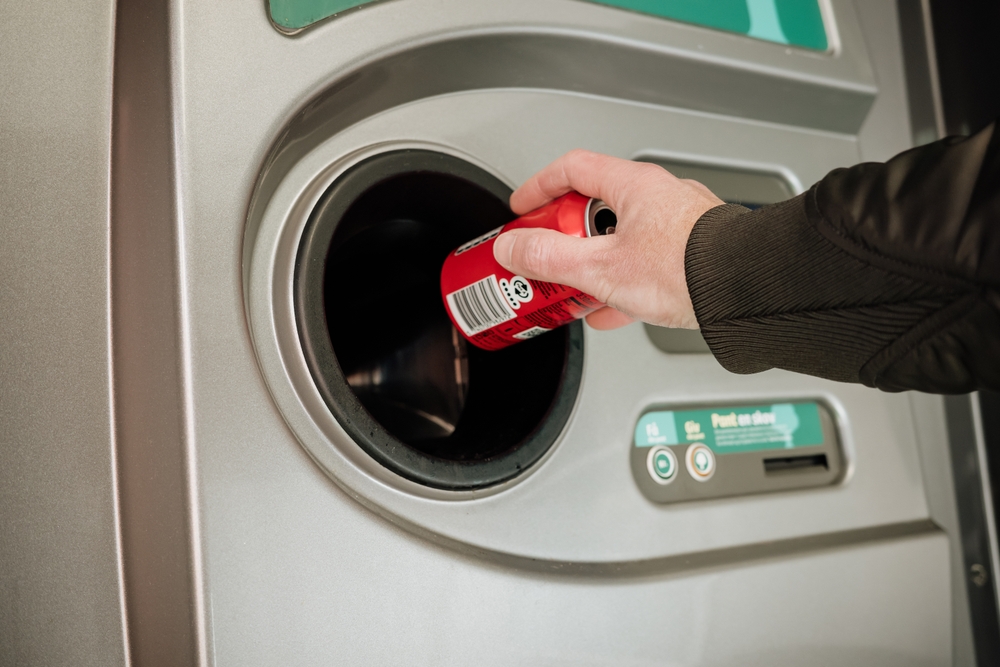 Du gjetter aldri hva Coop finner i pantautomaten
