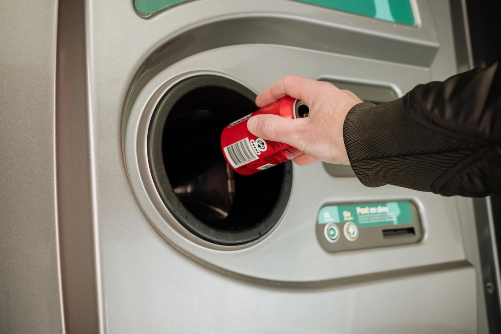 Du gjetter aldri hva Coop finner i pantautomaten