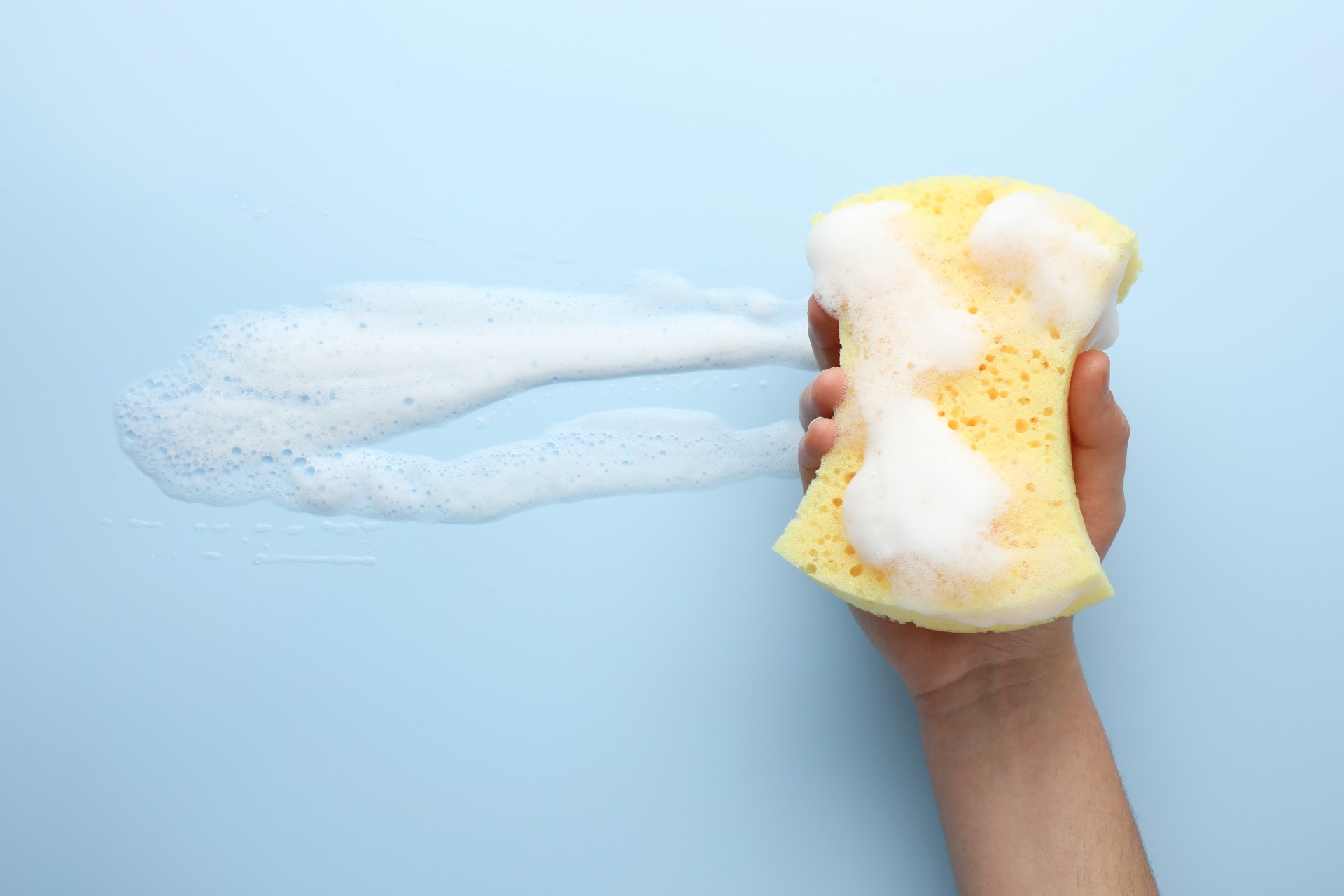 Slik fjerner du såpeskum fra dusjveggen – Du trenger kun to ingredienser