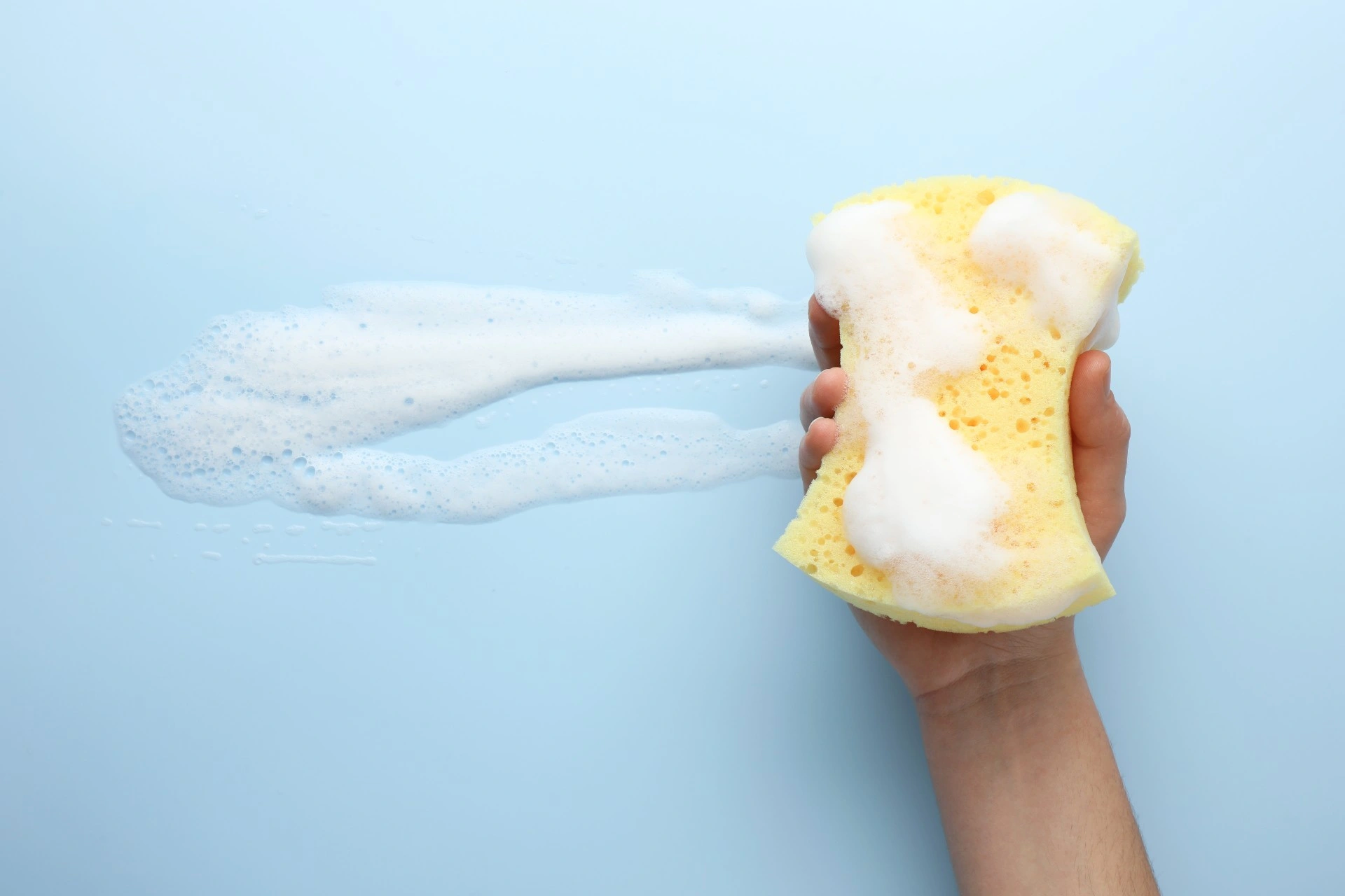 Slik fjerner du såpeskum fra dusjveggen – Du trenger kun to ingredienser