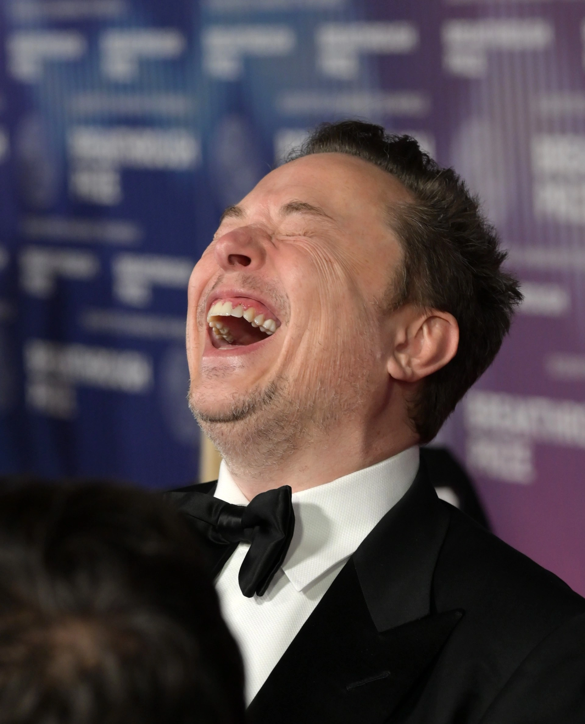Elon Musk skifter navn på X