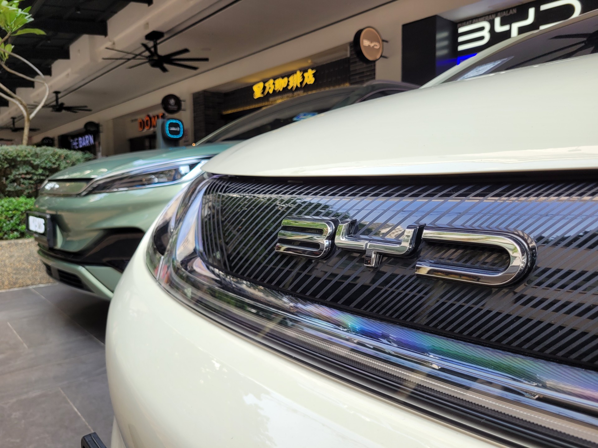 Kinesisk elbil knuser Tesla: Nå kan du lade bilen på to minutter