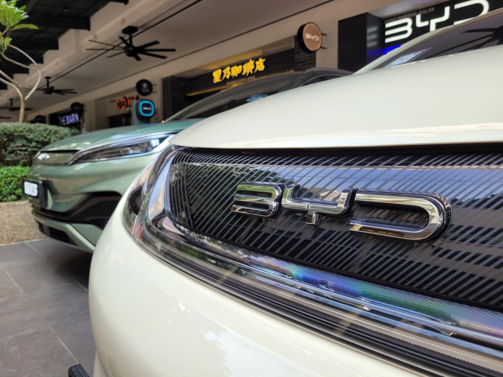Kinesisk elbil knuser Tesla: Nå kan du lade bilen på to minutter
