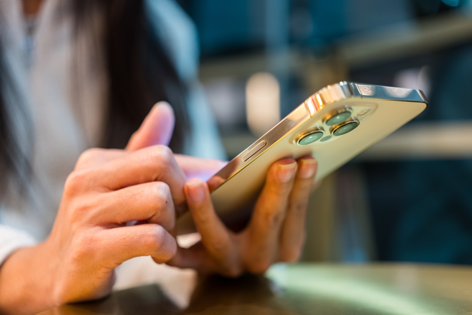 Urovekkende oppdagelse på kjærestens telefon: Hva ville du gjort?