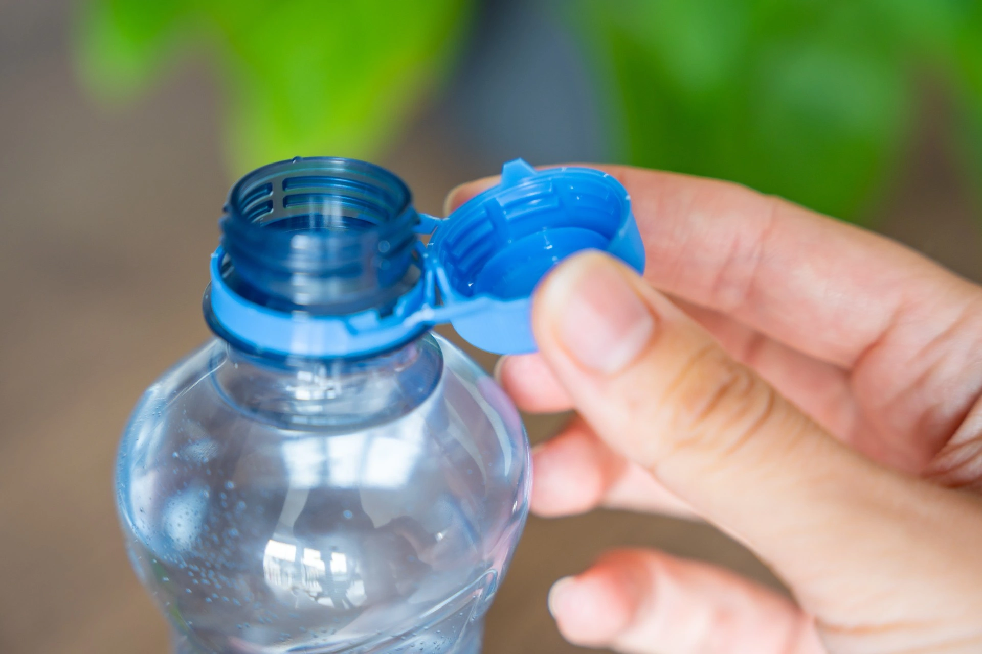 Simpelt triks løser problemet med fastmonterte plastlokk: Kalles &laquo;genialt&raquo;