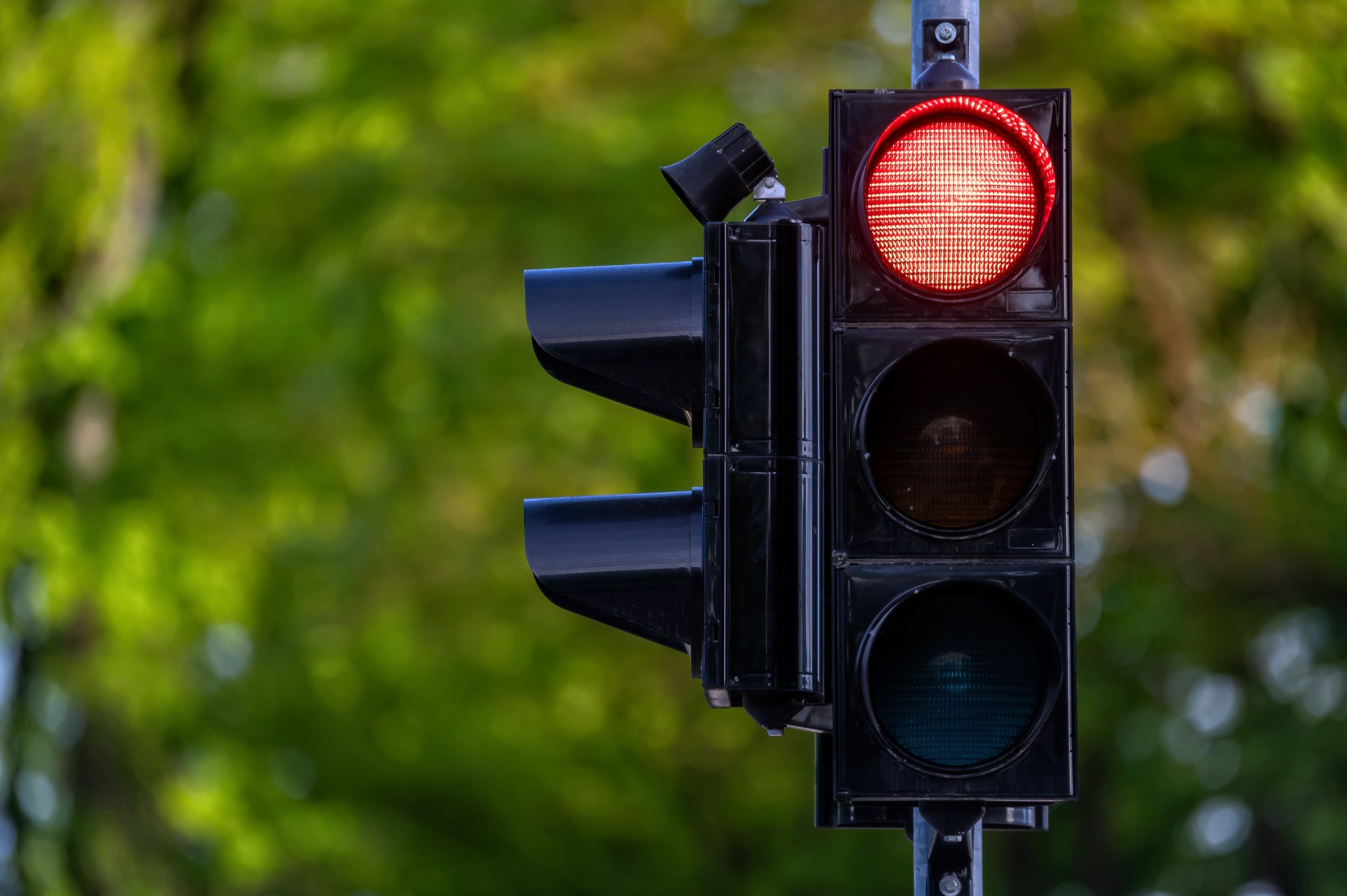 En studie viser at trafikklys trenger en fjerde farge: Hvit