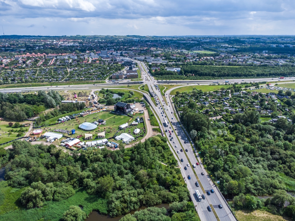 Luftrommet stenges og trafikken omdirigeres: Turister rammes