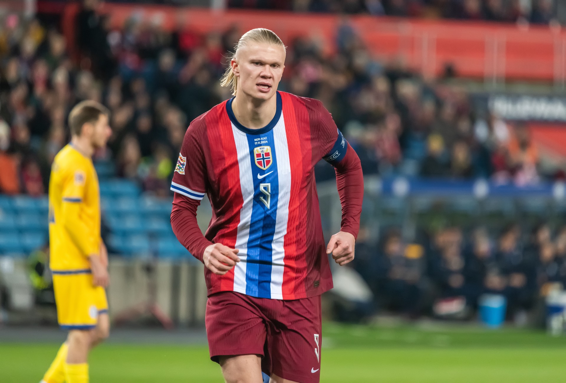 Braut Haaland av banen på krykker: Dette vet vi om skaden