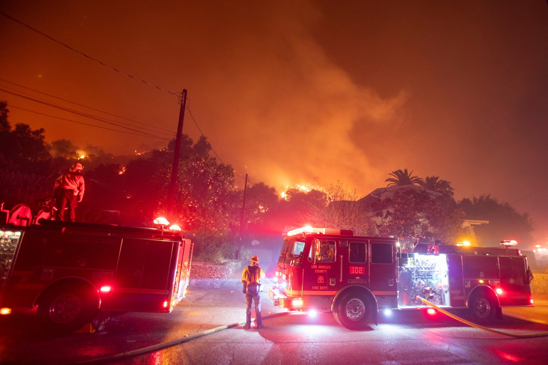 Svindlere utnytter givergleden etter brannene i Los Angeles