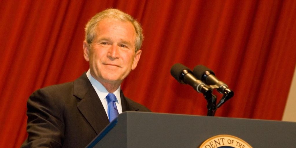 George W. Bush: Invasjonen av Irak var «brutal» og «uberettiget»