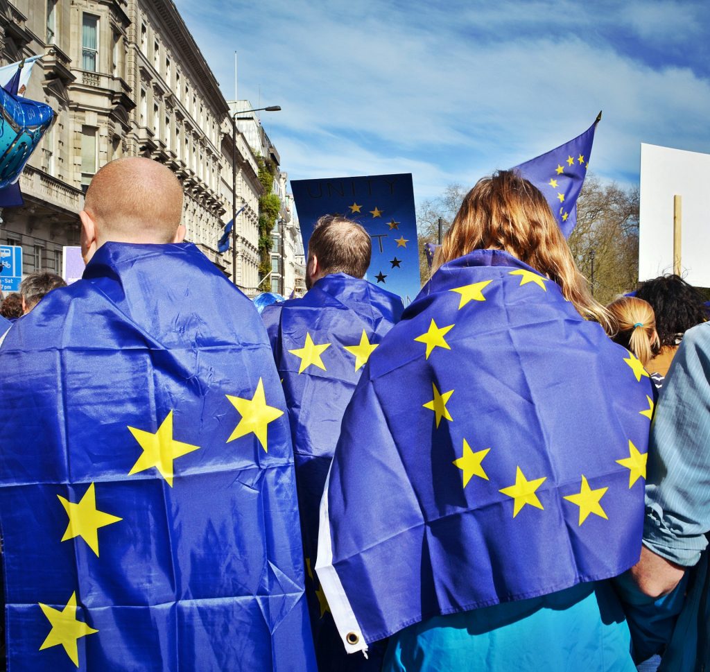 Stor demonstrasjon foran Eurovision-arenaen: Vil kapre showet med 75 000 flagg