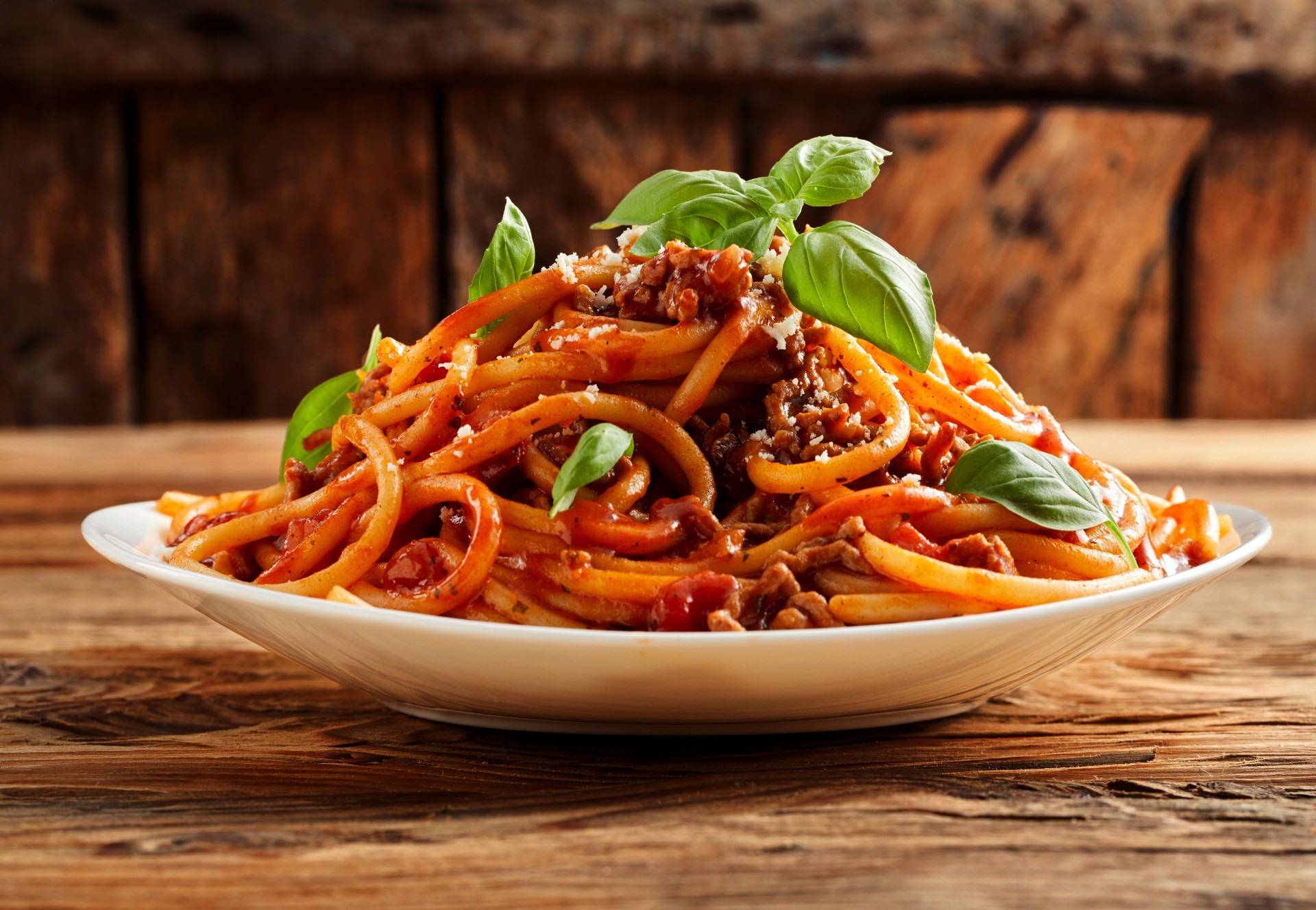 Stjernekokk avslører den ene ingrediensen som gjør spaghetti bolognese mye bedre