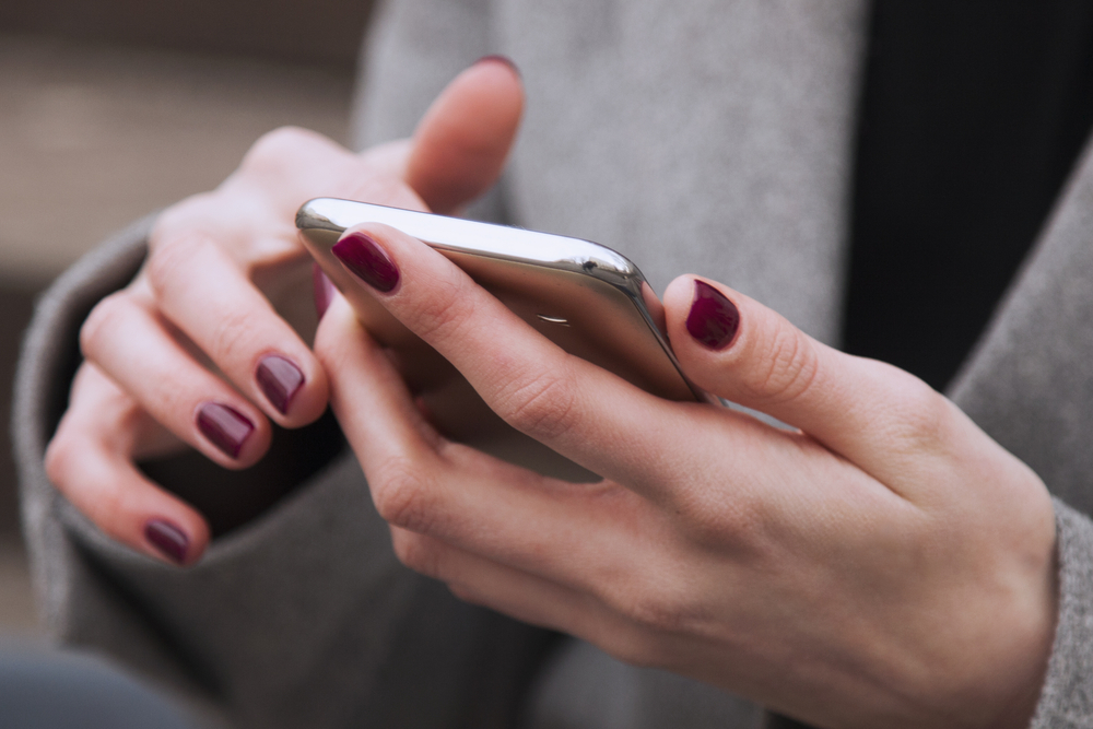 Lena fikk uventet sms av Jehovas Vitner – hennes raske svar gjorde dem tause