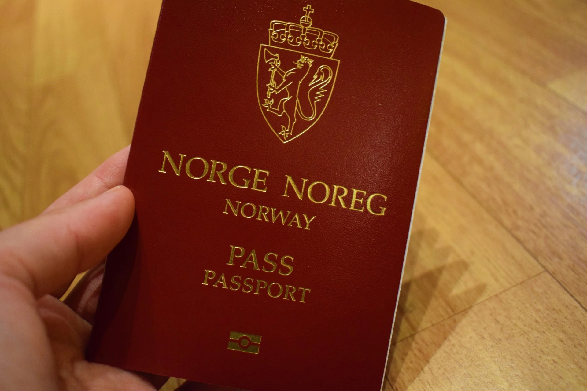 Politiet advarer om lange passkøer: Bestill nå