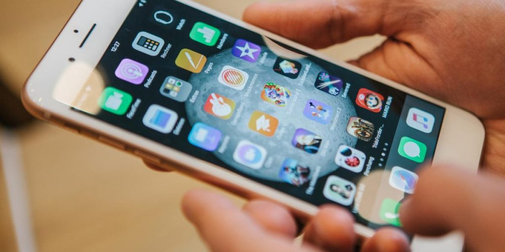 Bruker du dem? Disse 10 appene sluker batteriet på telefonen din