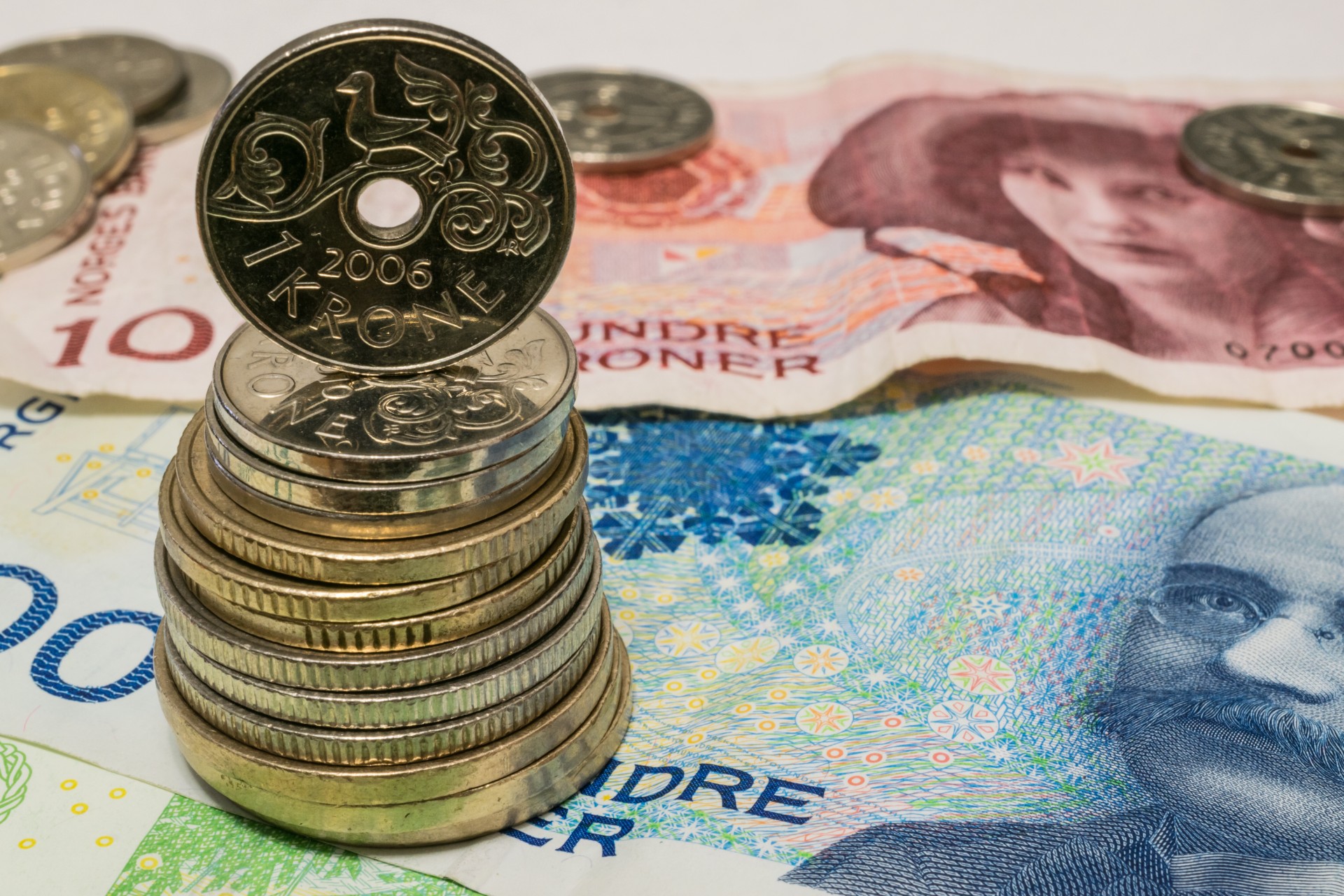Dette skjer med renta og krona i dag