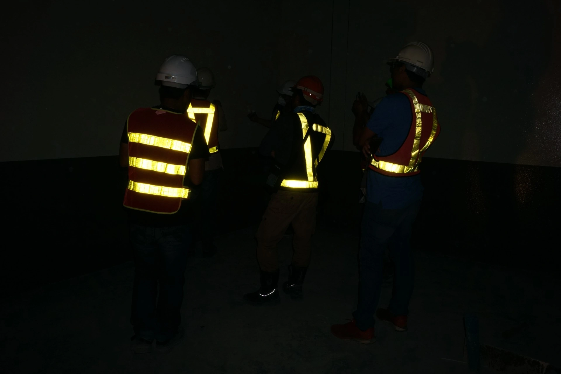 Trygg Trafikk oppfordrer: Bruk refleksvest i snøværet