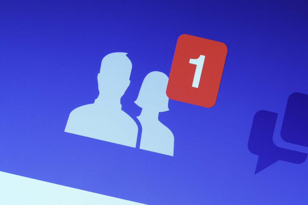 61-åring godkjente venneforespørsel på Facebook – nå slår hun seg i hodet over sin egen dumhet