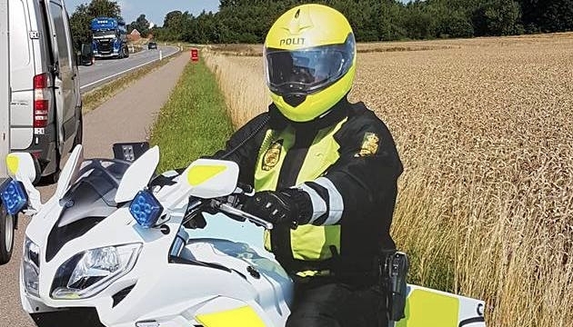 Smarte motorsykkelbetjenter skal få deg til å senke farten med et snedig triks