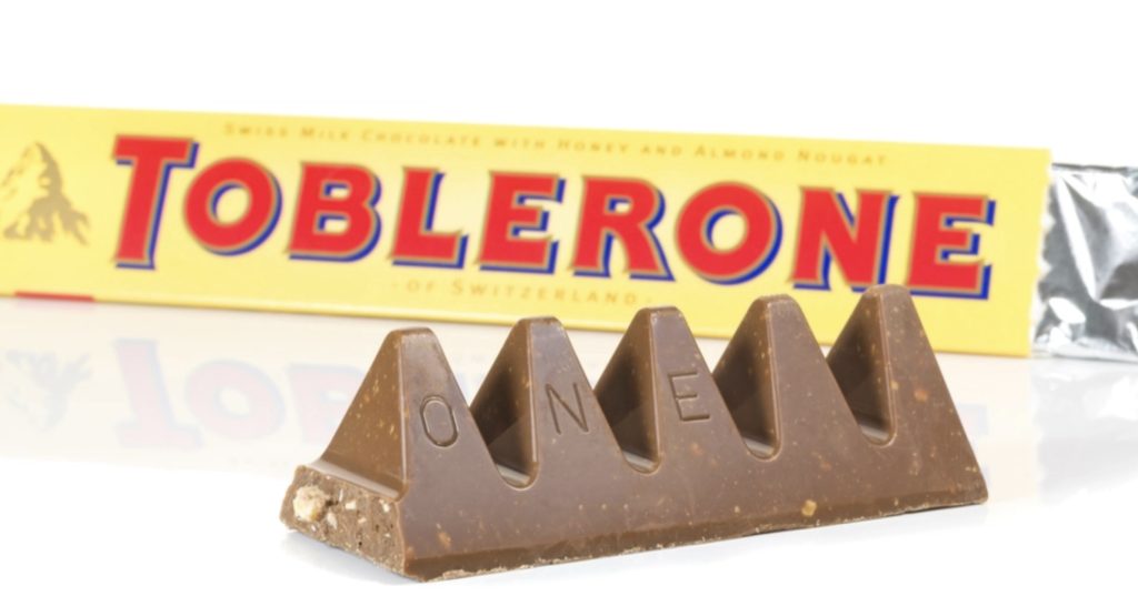 Mann deler den ‘riktige’ måten å spise Toblerone på: Det er ikke som du tror