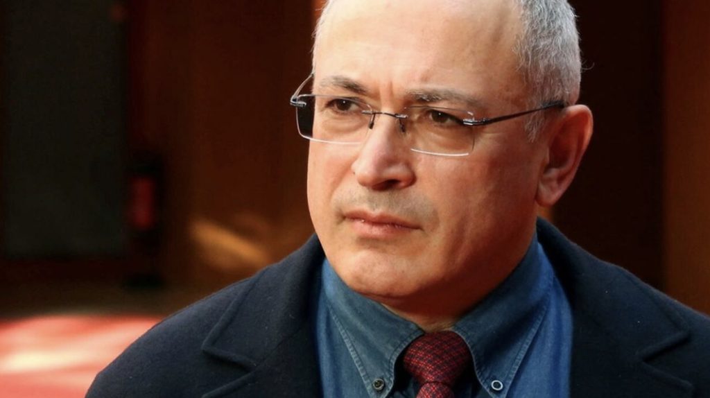 Eksil-oligark om Putin: «Han har lagt ut på en vei som vil føre til hans død»