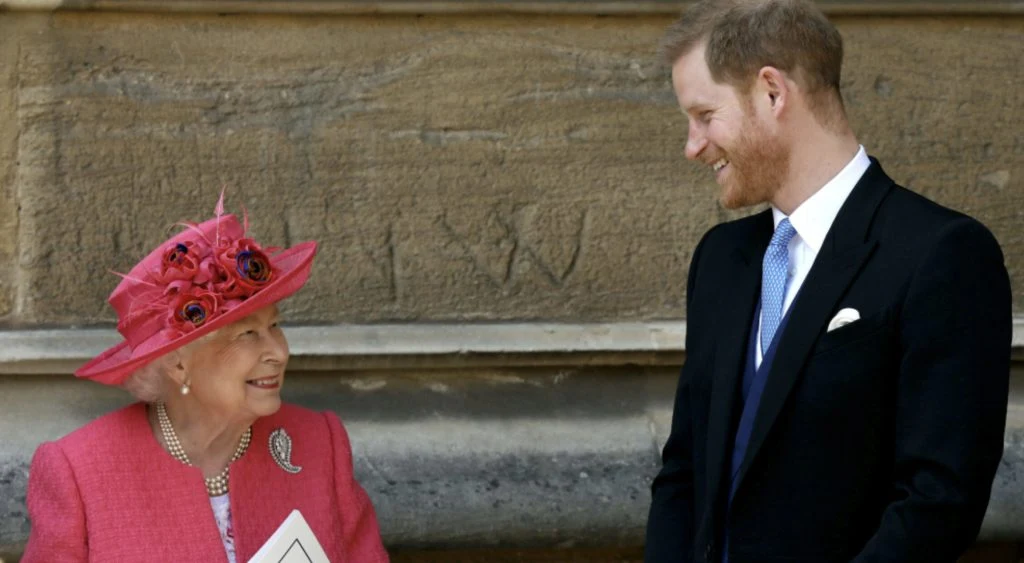 Dronning Elizabeth og prins Harry: Hun forguder han