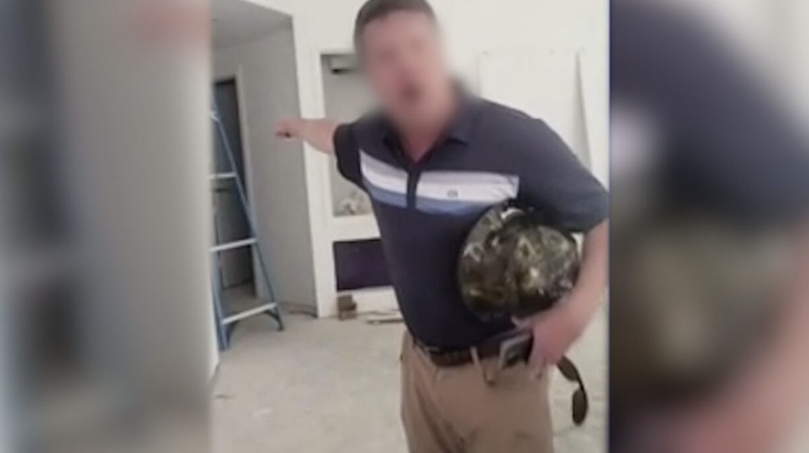 Mann arrestert etter viral TikTok-video: Slår på kvinnelig ansatt