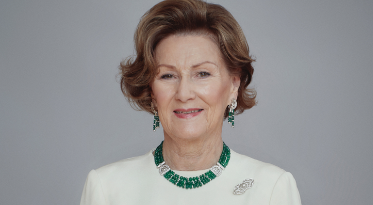88 år i dag: Gammelt portrett av dronning Sonja avslører – som to dråper vann